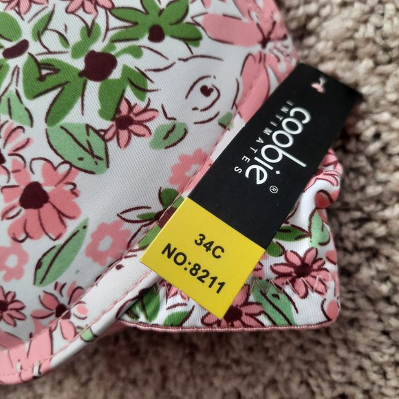 NWT Coobie 34 C Bra..  Padded Underwire, removable straps. - Picture 2 of 4